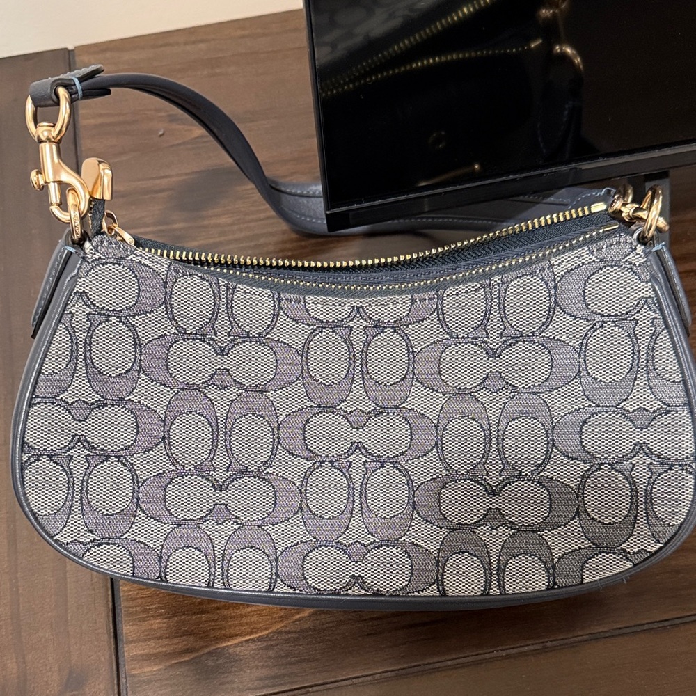 Coach Navy Blue & Gold Ashton Bag - Picture 2 of 4